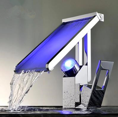 Couleur contemporaine cascade LED lavabo robinet T8002-2